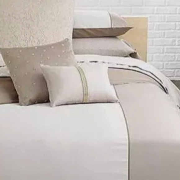 ⭐️40% Off⭐ Calvin Klein Smoke Champagne Mirrored Ribbon Deco 12"x16" Pillow - Picture 1 of 9